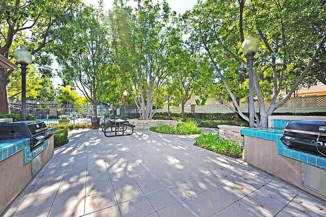 Building Photo - 9663 Stonecrest Blvd