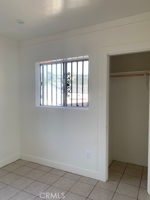 Building Photo - 2005 W Ave 33