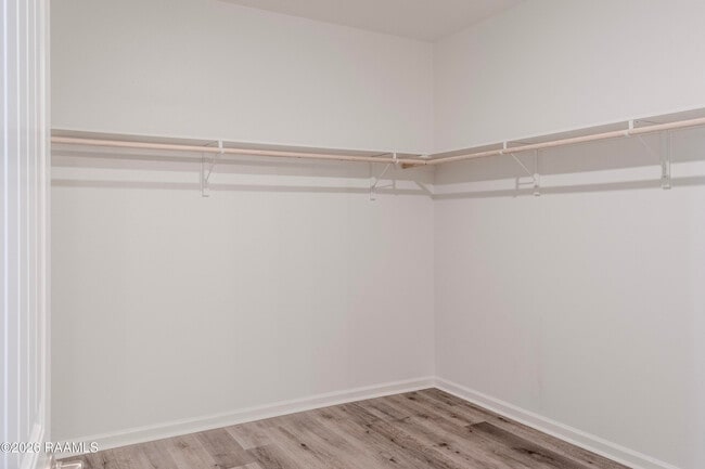 Building Photo - 400 Eastwood Dr