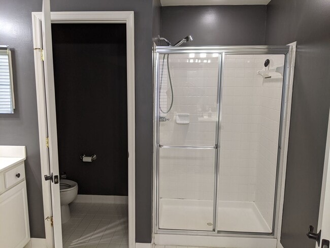 Building Photo - Single Family Home in Established Urbana Highlands Ready before the holidays!