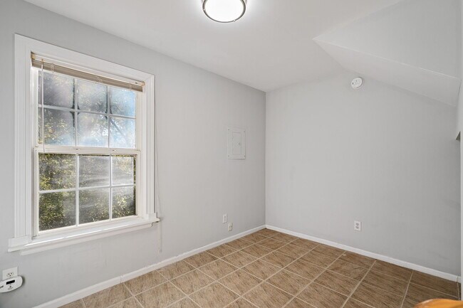 Building Photo - 7914 Gilead Rd