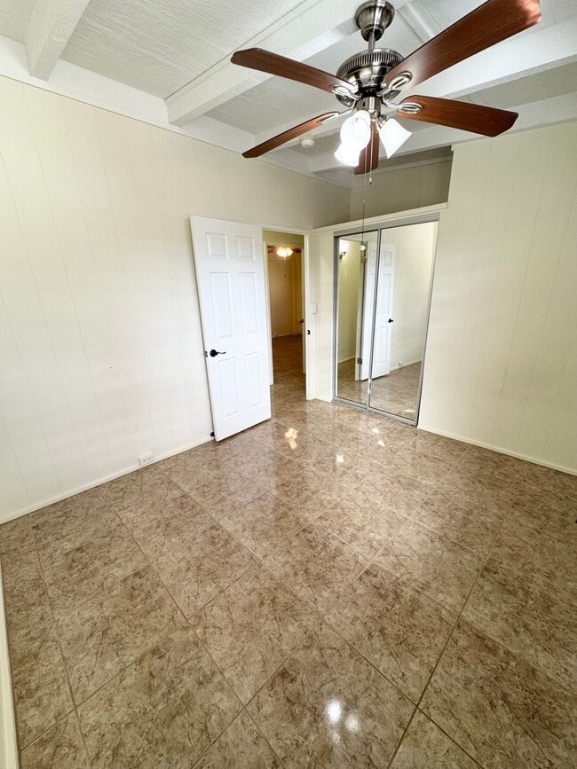 Building Photo - 3 bed, 2 bath w/ garage available first week of January!