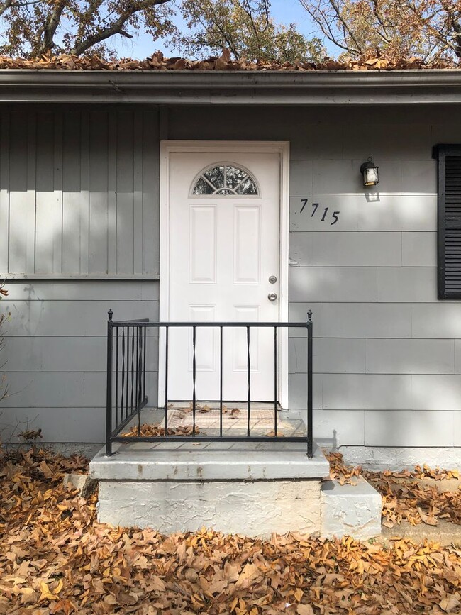 Building Photo - Spacious 4-Bedroom, 2-Bath Home in Quiet C...