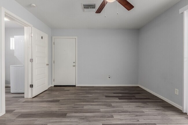 Building Photo - Villas on 4th Tempe