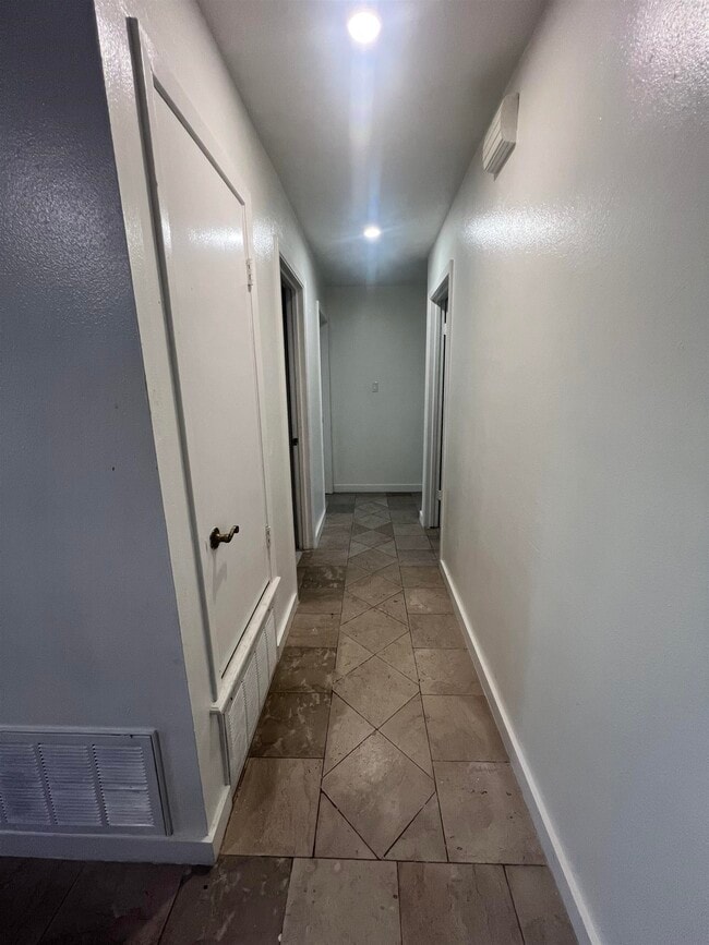 Building Photo - 312 Candlewood Rd