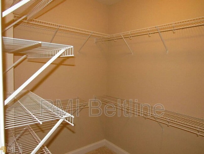Building Photo - 506 Williamson St SE