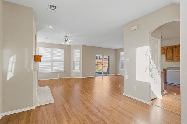 Building Photo - Lovely 2 Story 3/2.5/2 in NORTHWEST ISD Available Now!