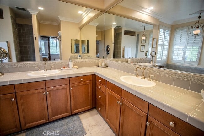 Building Photo - 27016 Island Rd