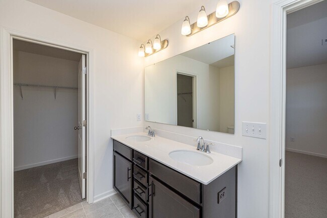 Building Photo - 4 Bedroom Home Piedmont School District AV...