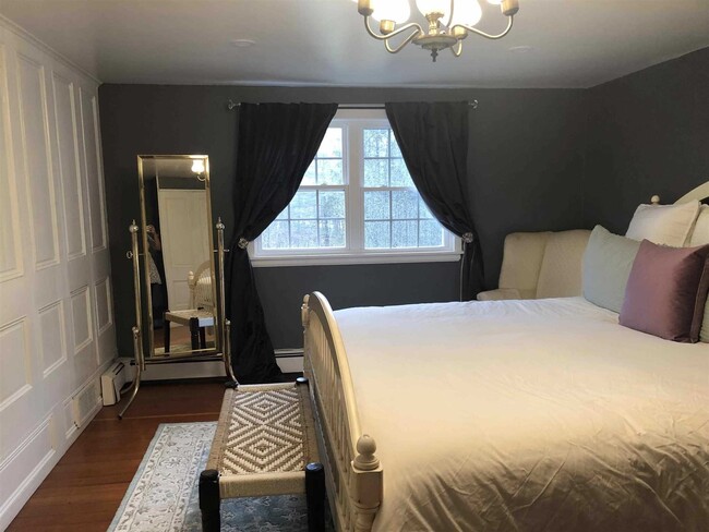 Building Photo - 1056 Beekman Rd