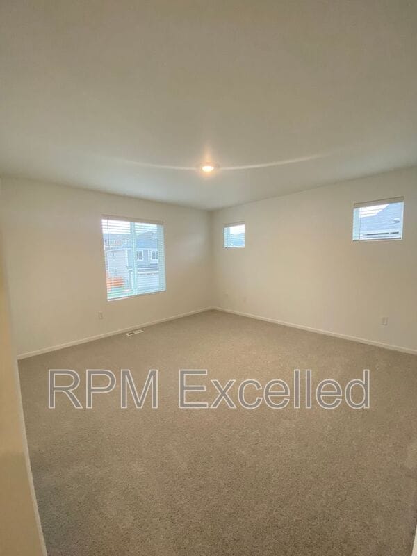 Building Photo - 14539 203rd Ave E