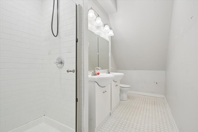 Building Photo - 2909 N Ridgeway Ave