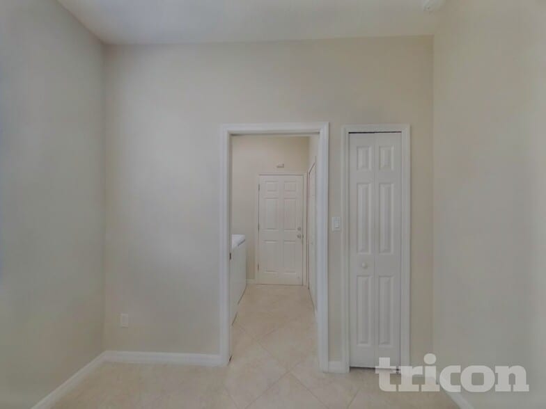 Building Photo - 1720 Mountclair Ct