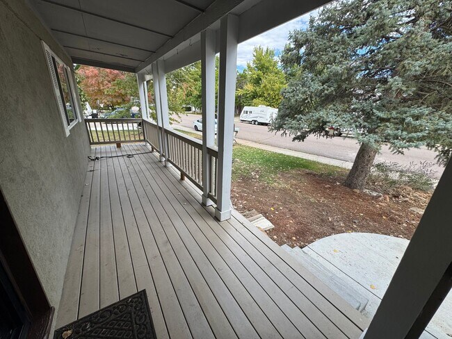 Building Photo - Spacious Morrison Home