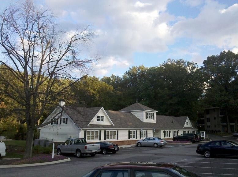 Building Photo - 1101 Primrose Rd