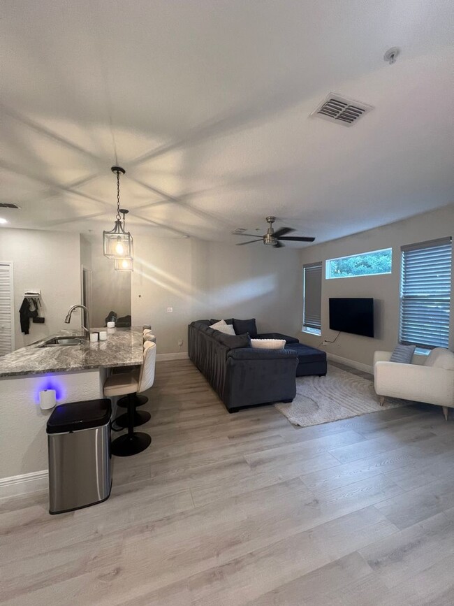Building Photo - 1 Bedroom Condo in Orlando