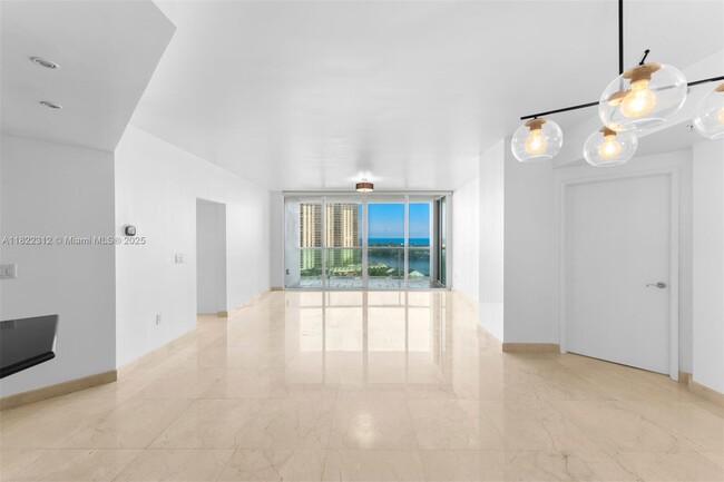 Building Photo - 19400 Turnberry Way