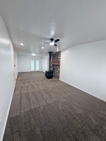 Building Photo - 306 E 900 N