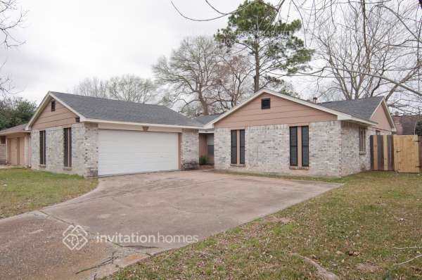 Building Photo - 7319 Echo Pines Dr