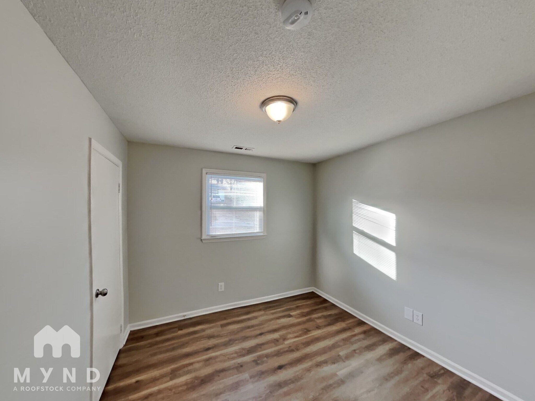 Building Photo - 211 Buckskin Dr