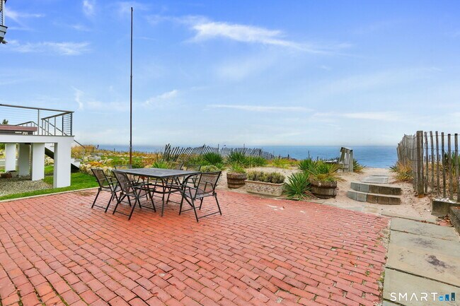 Building Photo - 1235 Fairfield Beach Rd