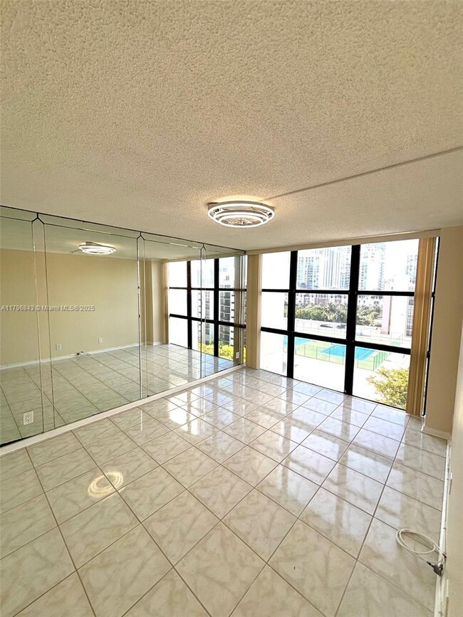 Building Photo - 17011 N Bay Rd