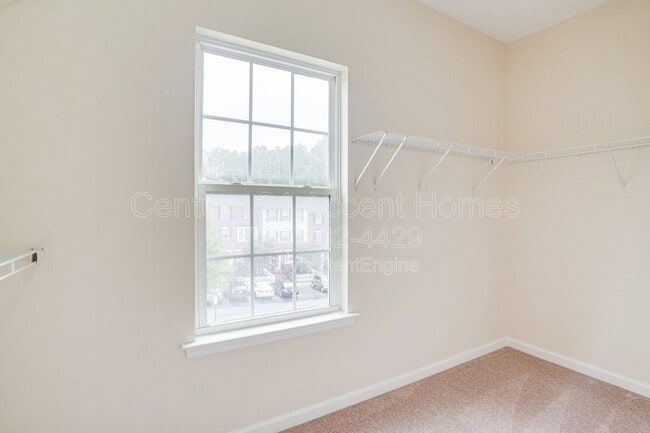 Building Photo - 23515 Forest Haven Way