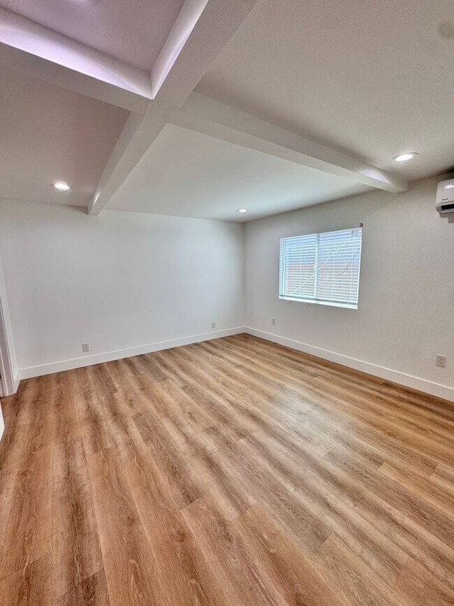 Building Photo - 3781 Green - Grn