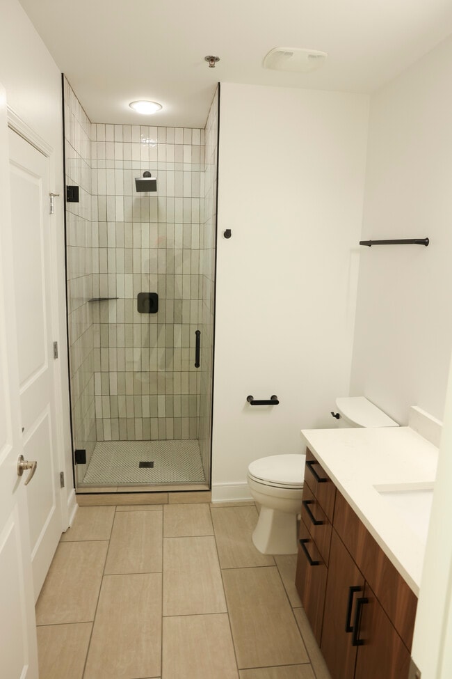 Building Photo - 950 W Peachtree St NW