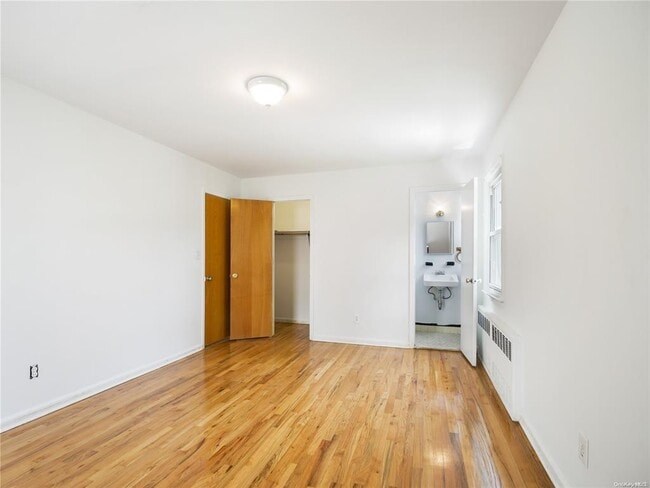 Building Photo - 3926 Clearview Expy