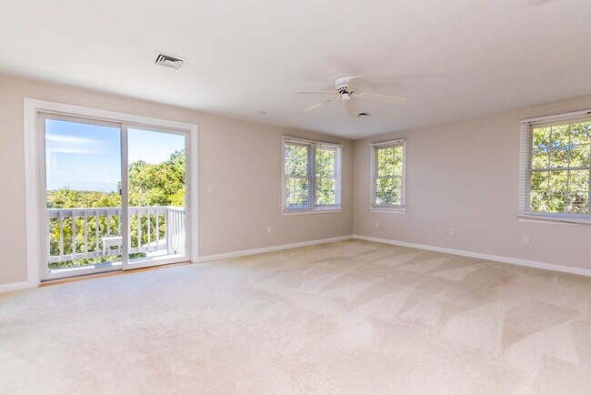 Building Photo - 24 Longshank Cir