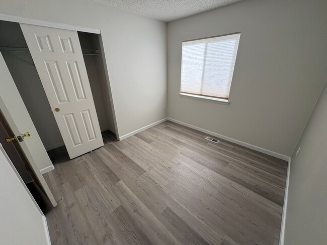 Building Photo - Ranch home in quiet neighborhood