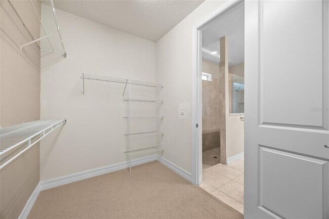 Building Photo - 2880 E Lake Pointe Dr