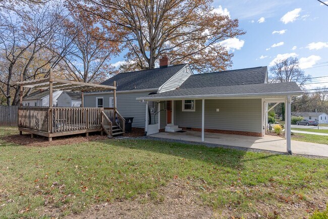 Building Photo - Wake up on Polo – Fully Furnished Home Nea...