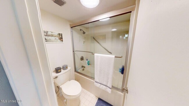 Building Photo - 520 Beach Blvd