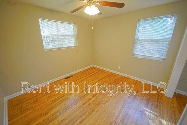 Building Photo - 1804 Skyland Dr