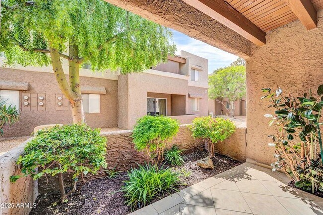 Building Photo - 1 Bedroom Condo in a private gated communi...