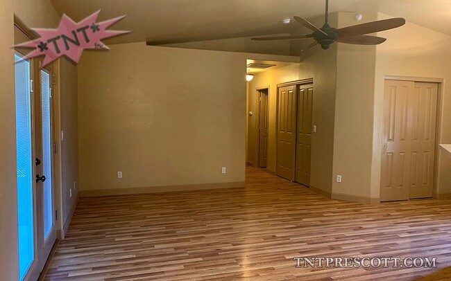 Building Photo - Home in Prescott Valley