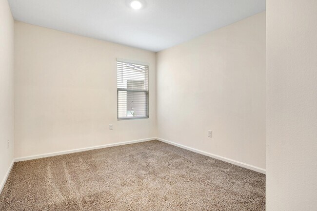 Building Photo - 22 Caminha Rd