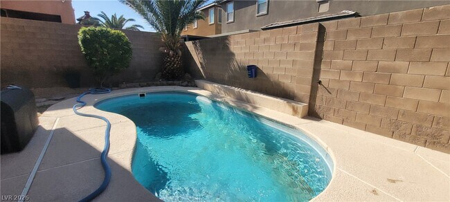 Building Photo - 7728 Villa De La Paz Ave