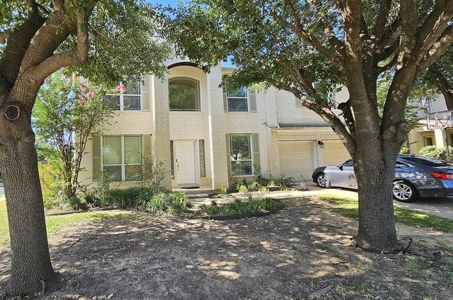 Building Photo - 702 Old Ravine Ct