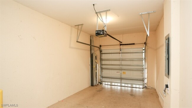Building Photo - 7069 Venice Way