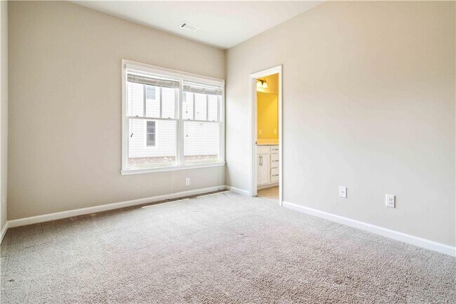 Building Photo - 510 Suwanee Pass Ln