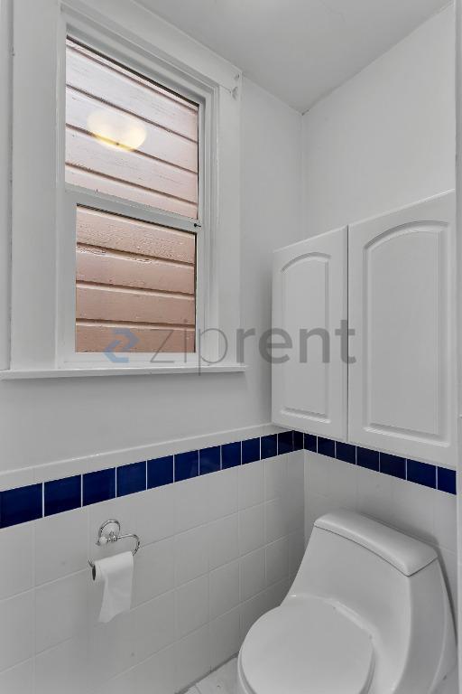 Building Photo - Unit