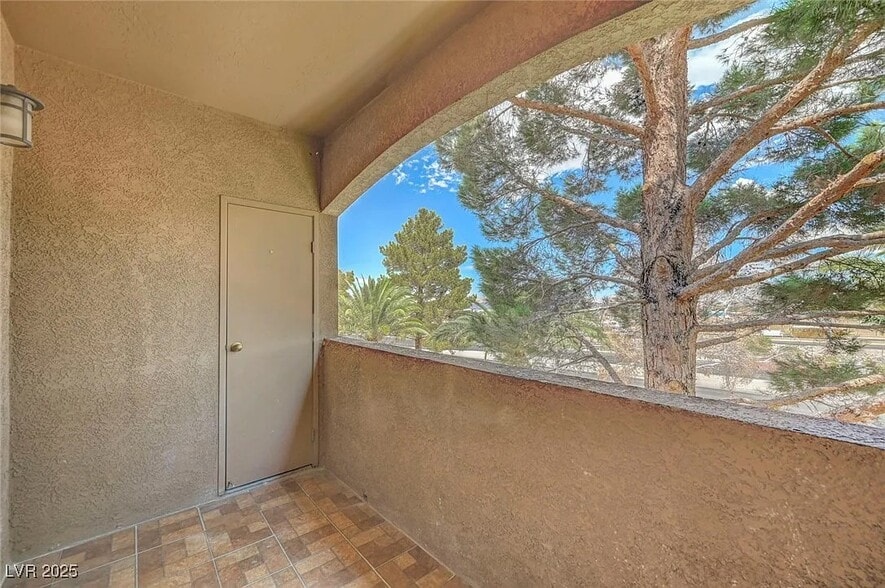 Building Photo - 231 W Horizon Ridge Pky