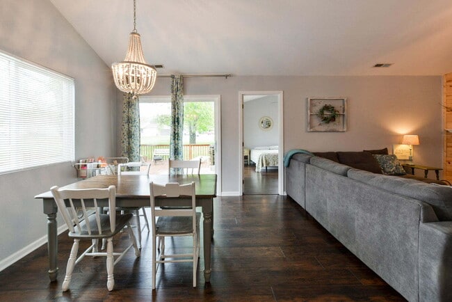 Building Photo - Welcome to your future home in Branson, MO!