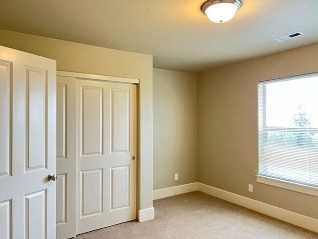 Building Photo - 2710 Eagles Eye Ave NW