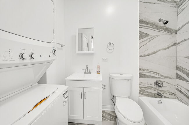 Building Photo - 1225 N Milwaukee Ave