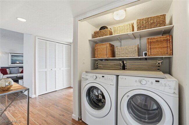 Building Photo - 10475 Gulf Shore Dr