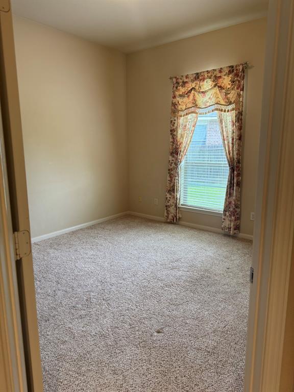 Building Photo - 5551 Linden Rose Ln